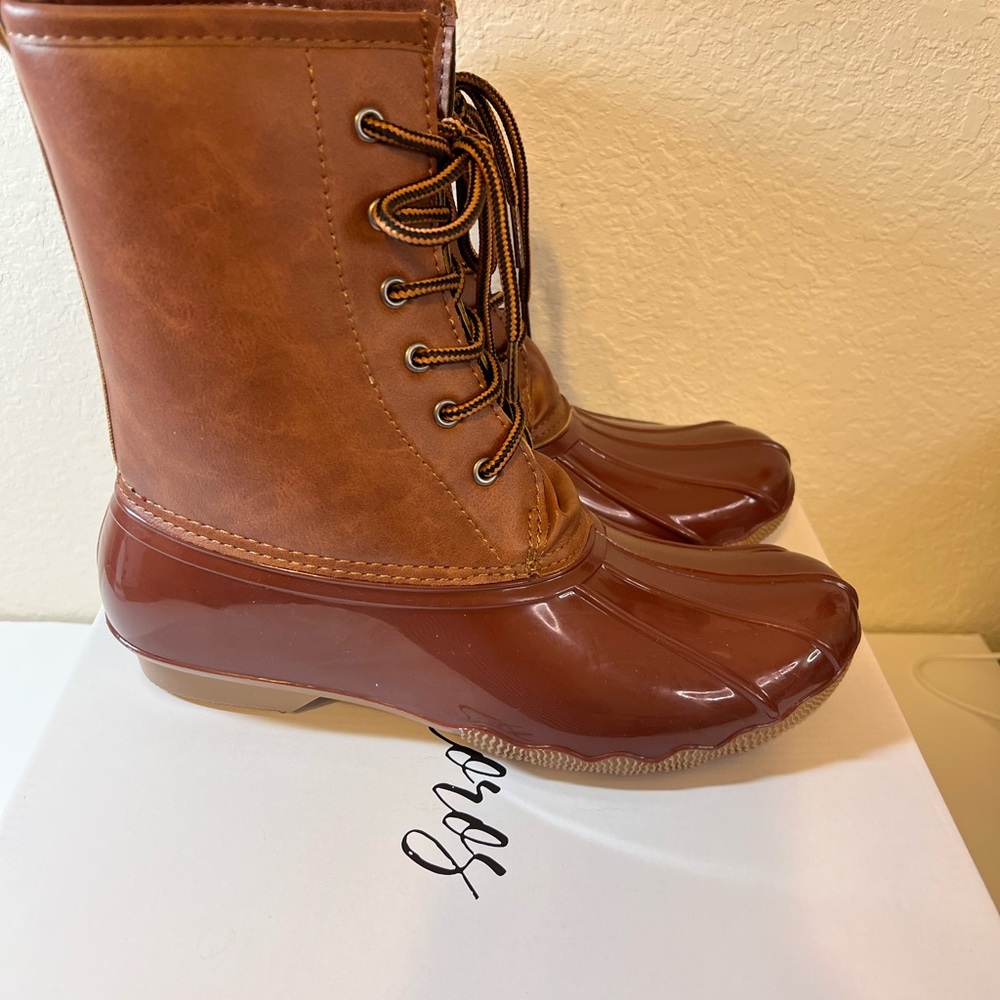 Women Granada Tan Casual Duck Boot